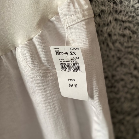 - NWT Women’s Maternity Crossover White Cropped Jeans Size 2X - Picture 7 of 14